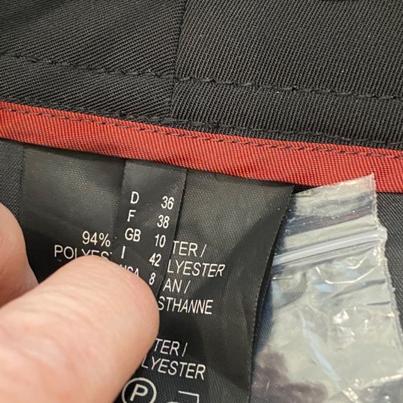 Gorgeous classic black skirt - Picture 6 of 8